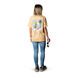 schøn.fashion - Shirt Unisex Nispero - weibliches Model Rückseite mit langen Hosen - life is schøn.