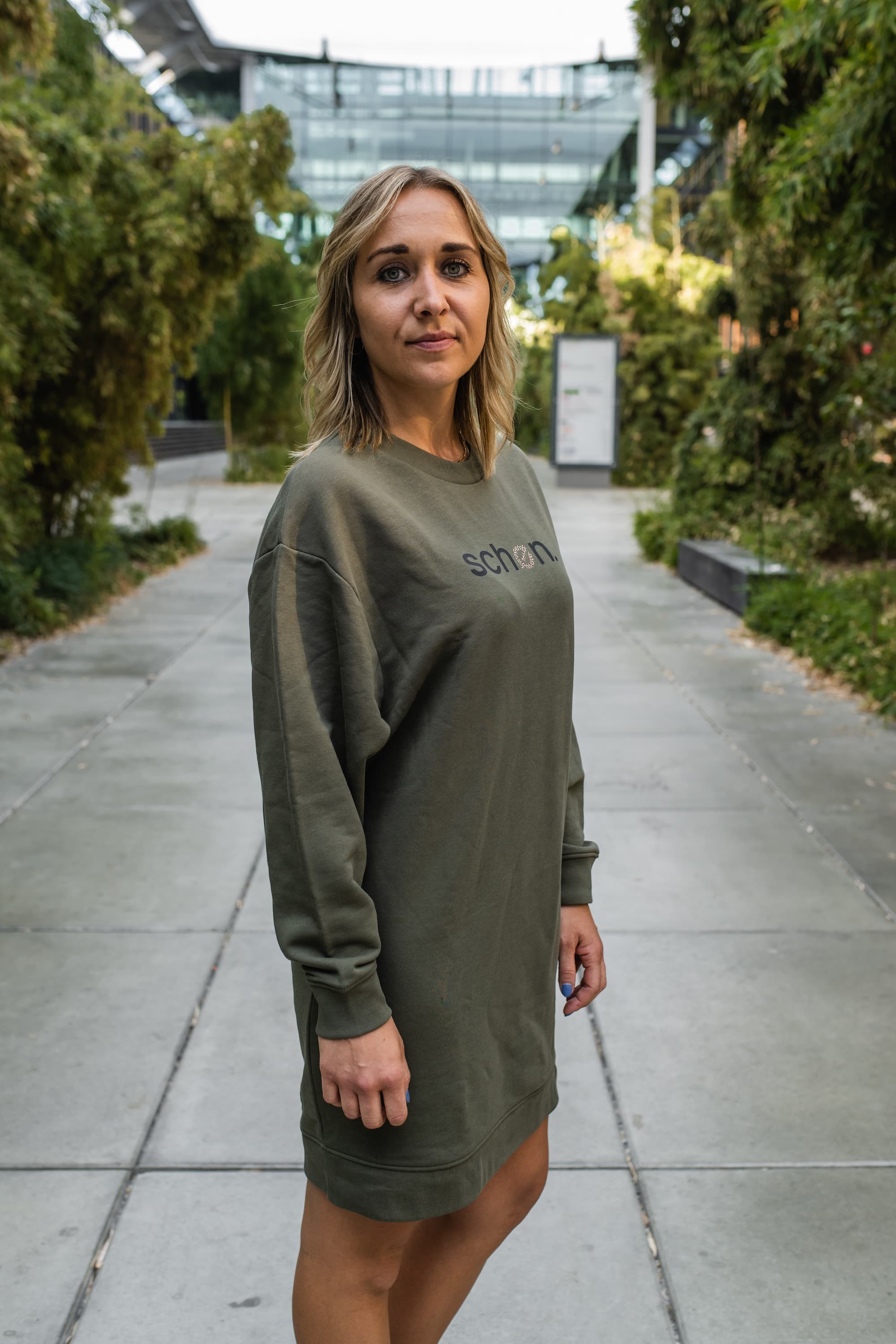 schøn. Sweat Dress Logo Leo Khaki