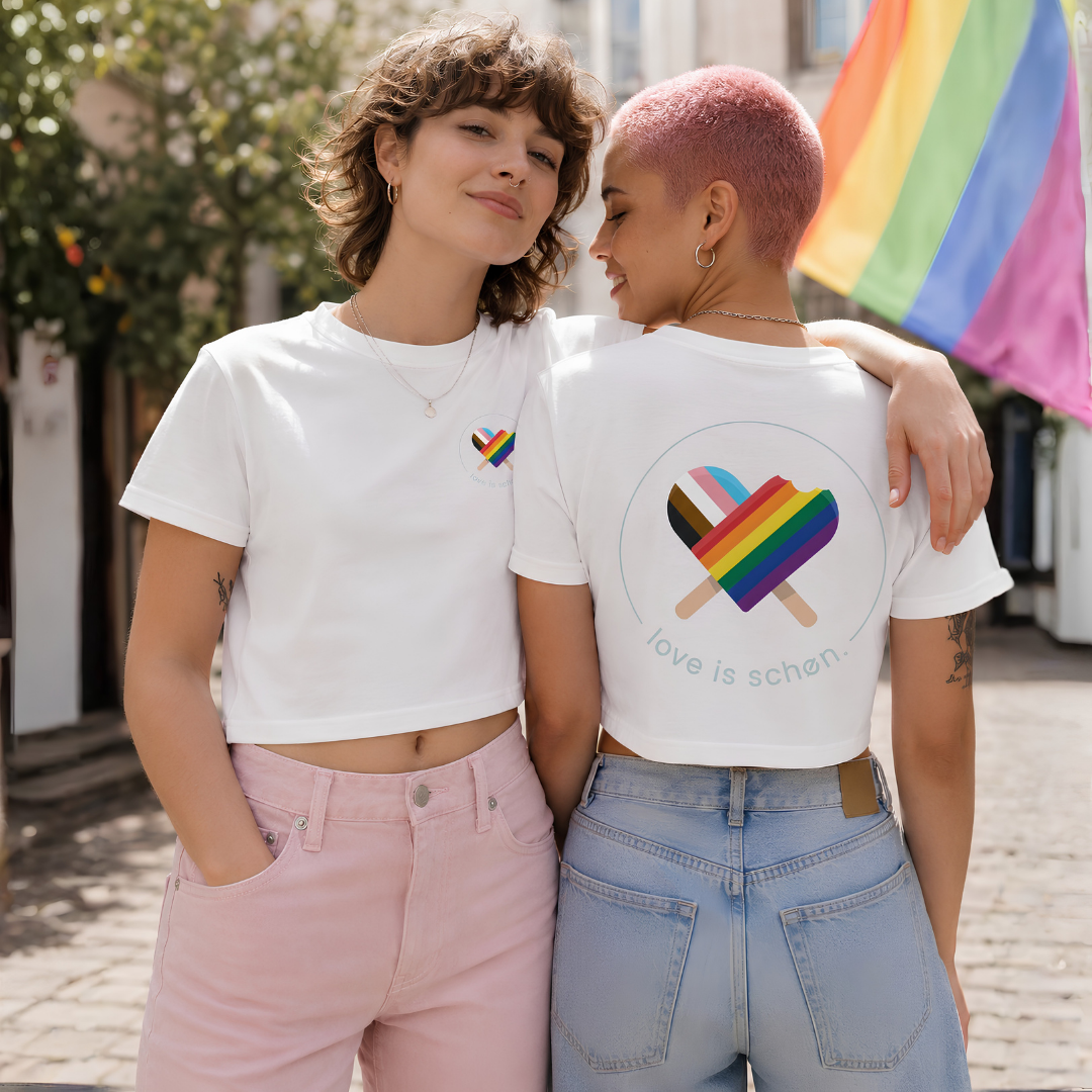 love is schøn. Crop Top